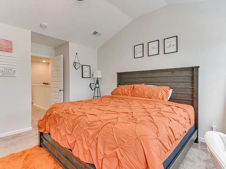 1055 Linsmore Ave — Photo 24