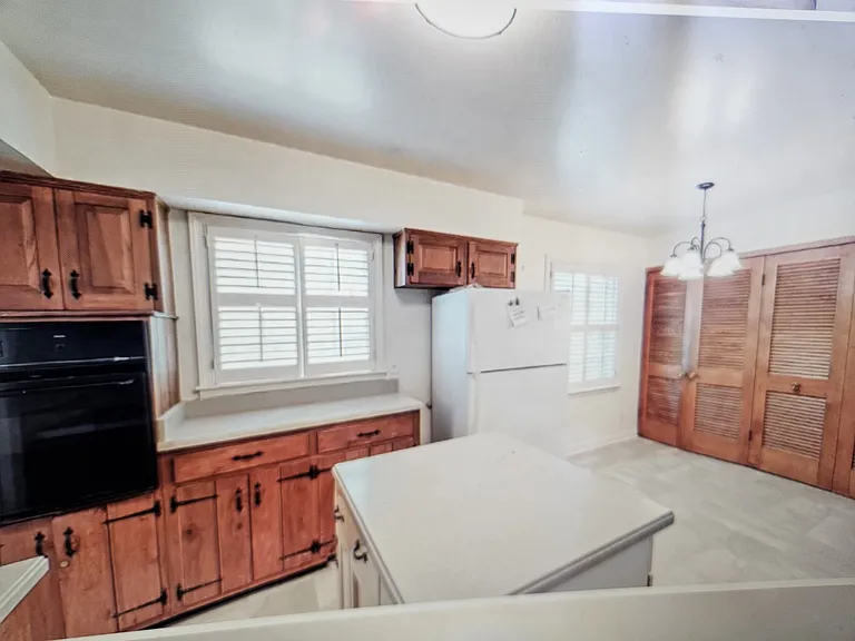 5483 Crescent Ln — Photo 32