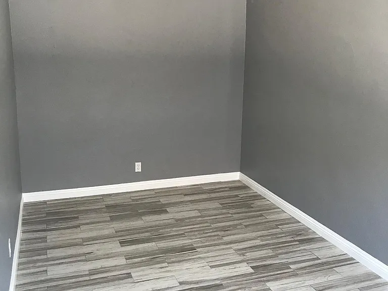 1042 S Rowan Ave #A — Photo 15