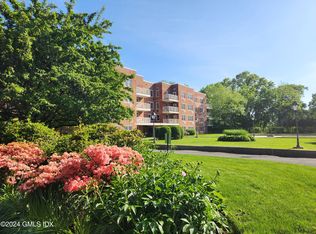 50 Lafayette Pl APT 1G, Greenwich, CT 06830