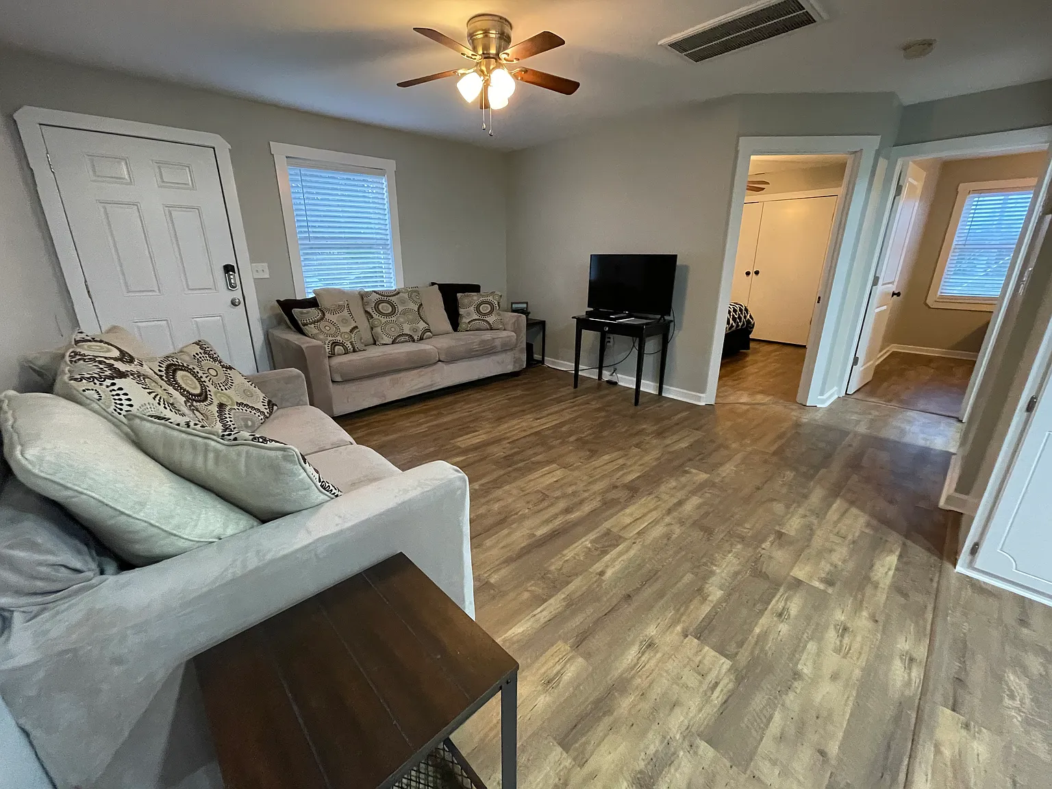 2 bed, 800 sqft, $1,275 — Photo 4