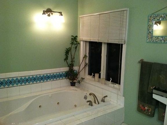 2nd Floor Bath