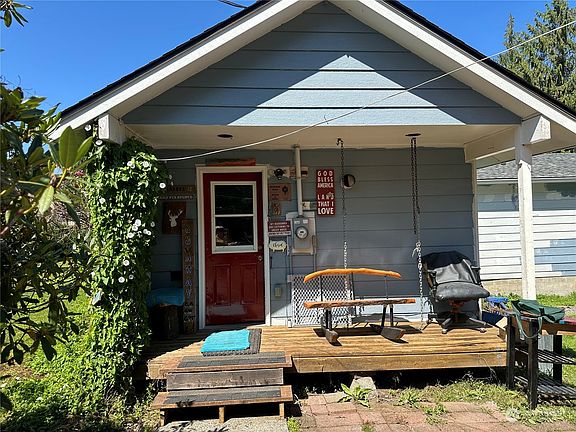 4th image of 11213 87th Avenue NE