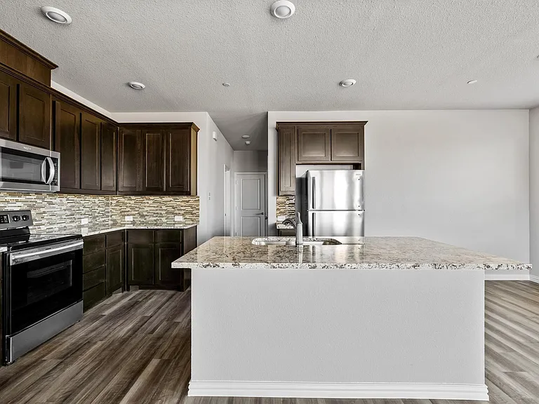 3201 Solana Cir — Photo 26