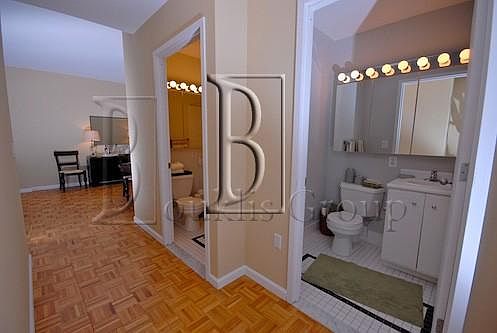 4th image of 112 John St APT 3