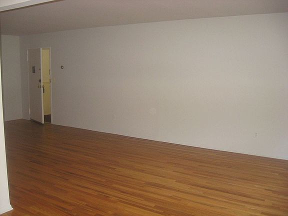 5th image of 1 W Lawrence Park Dr Unit 11