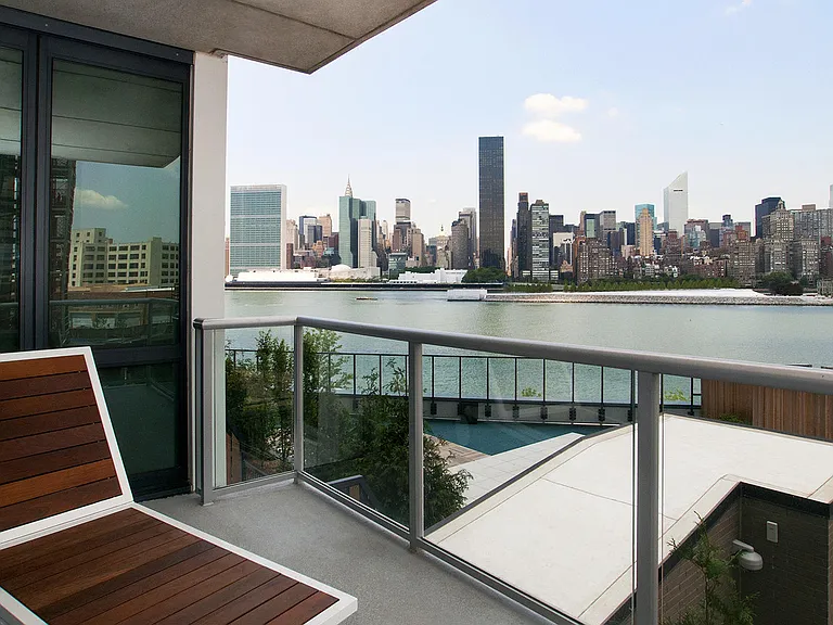 4540 Center Blvd #3 — Photo 5