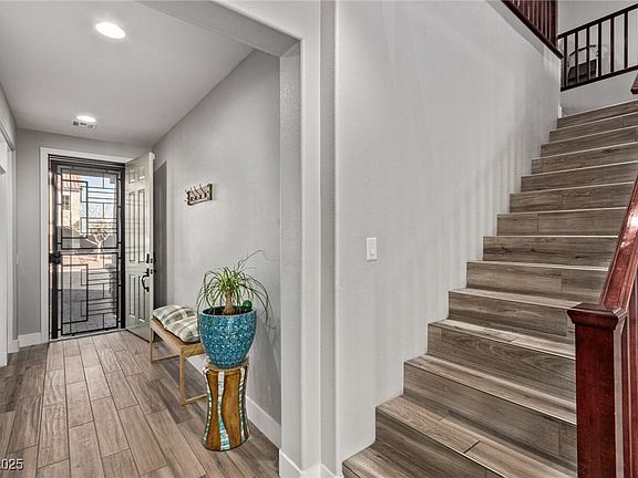 4th image of 7131 Rosecrans St