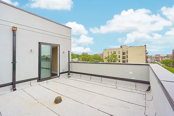 Rented by Keller Williams NYC | media 23