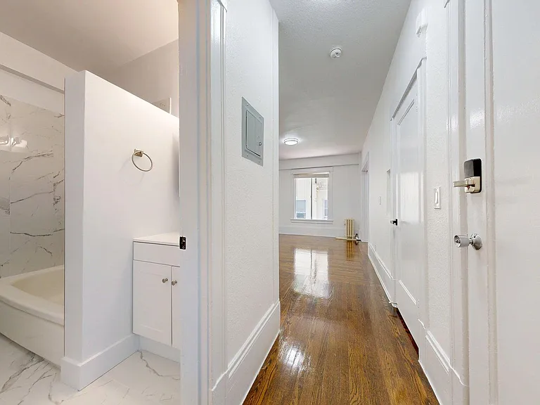 1060 Bush Street — Photo 22
