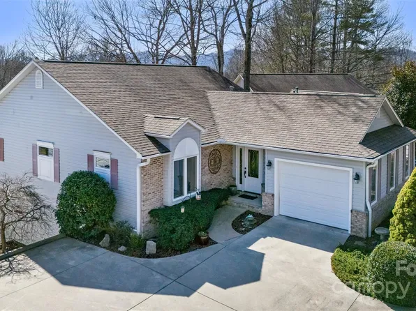 10 Titleist Way, Hendersonville, NC 28739