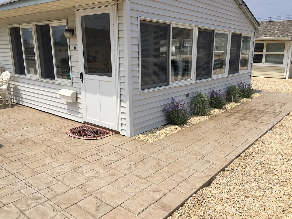 Stamped concrete patio  2015