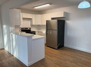 200 Palm Cir E #102, Pembroke Pines, FL 33025