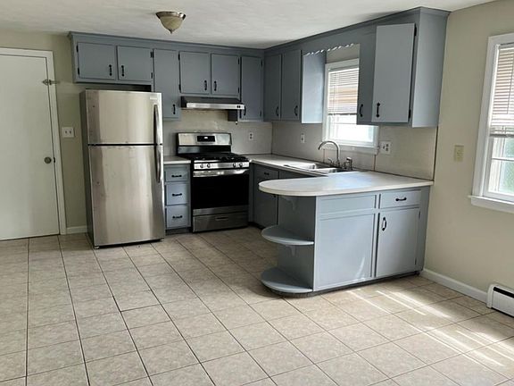 3rd image of 138 Carroll St Unit 1