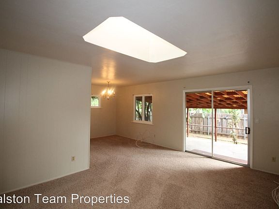 3rd image of 760 Date Ave