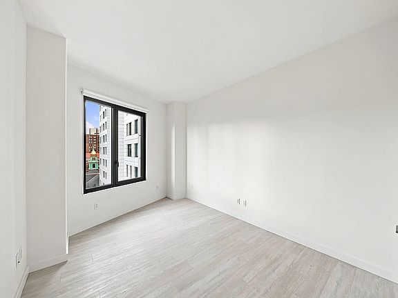 5th image of 22 Chapel St APT 7D