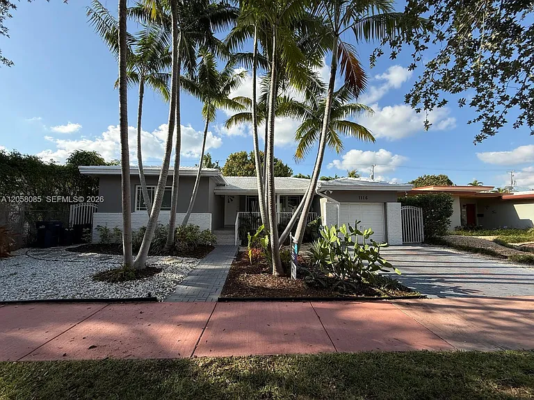 1116 Biarritz Dr — Photo 25