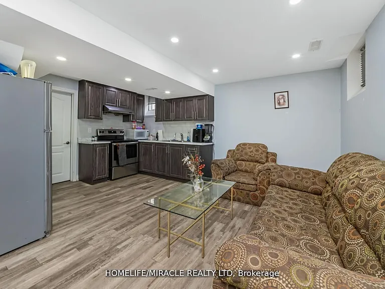 10 Kenora St — Photo 39