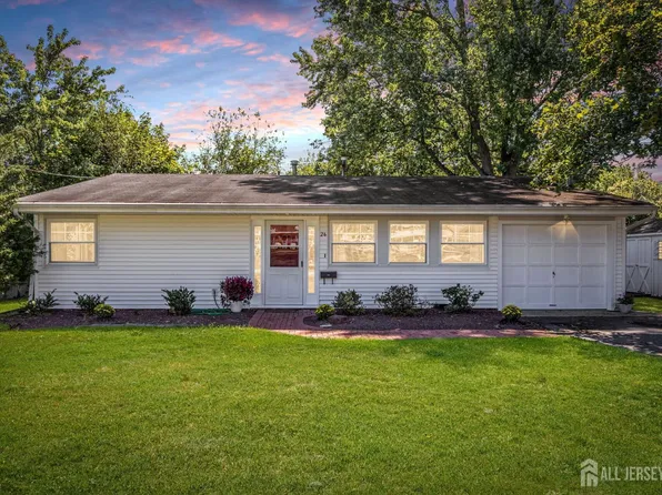 26 Constable Rd, Kendall Park, NJ 08824