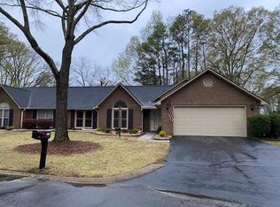 118 Windsor Oaks Ct, Greenwood, SC 29649