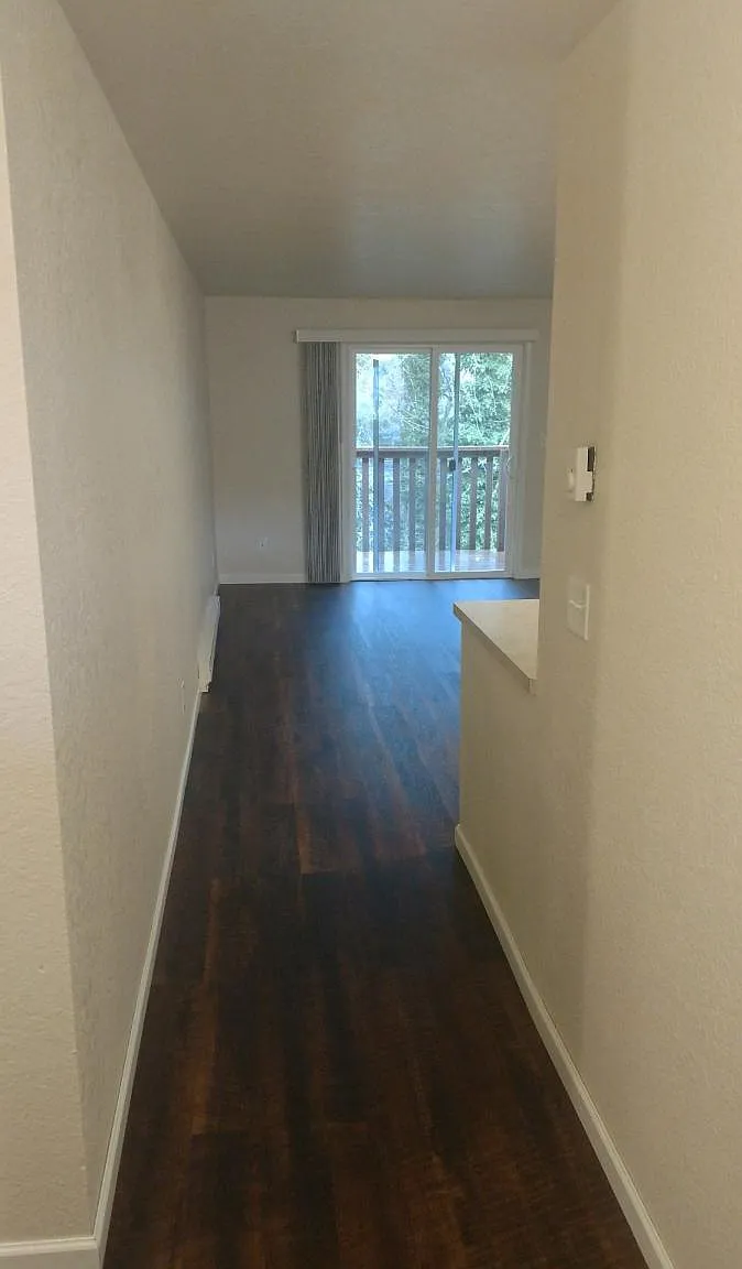 2 bed, 800 sqft, $1,650 — Photo 1