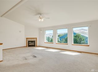 524 N Cedar Wood Ln, Wenatchee, WA 98801