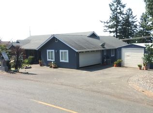 838 Marina Heights Rd, Brookings, OR 97415