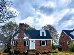 17 W 5th St, Front Royal, VA 22630
