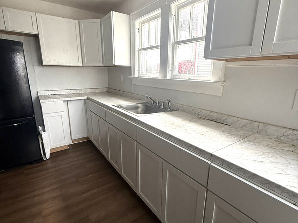 1610 Dickson Ave FLOOR 2