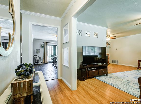 4th image of 210 Beechwood Ln