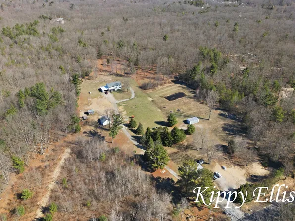 2860 Fenner Rd, Muskegon, MI 49445