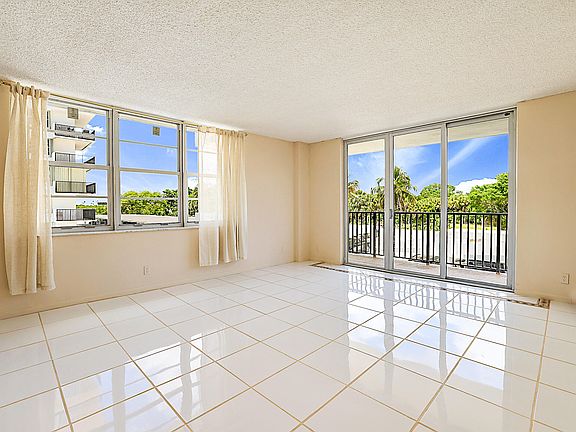 2nd image of 2121 N Ocean Boulevard #302e