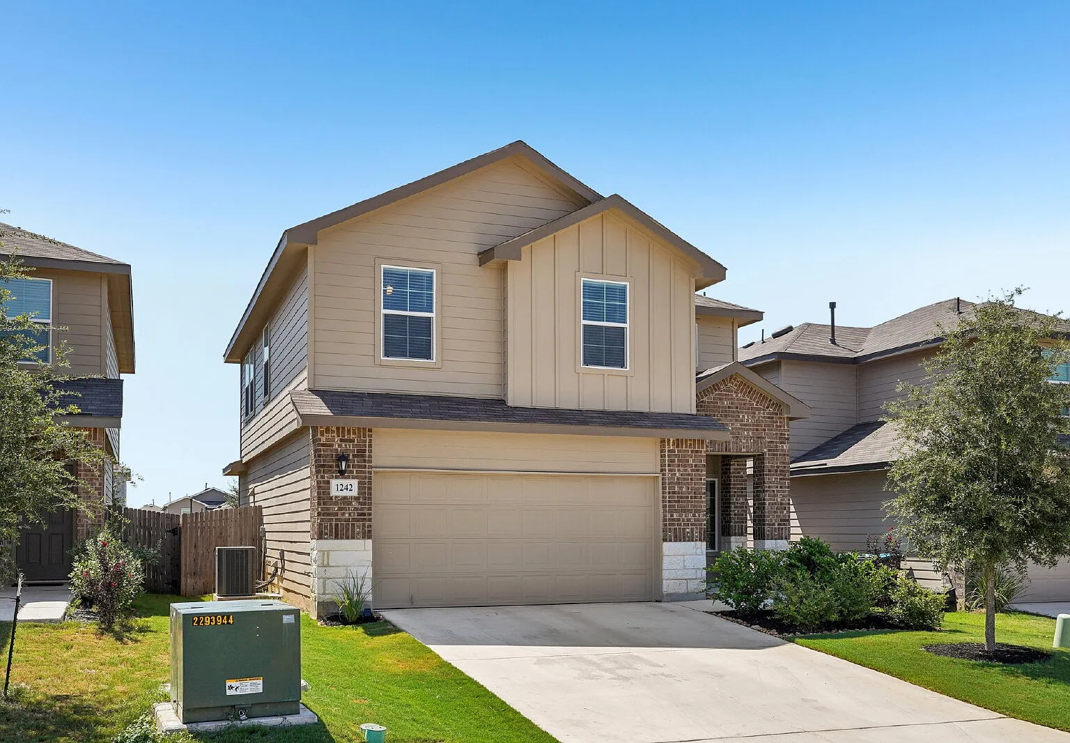 3 bed, 2.5 bath, 1684 sqft, $1,850 — Photo 1