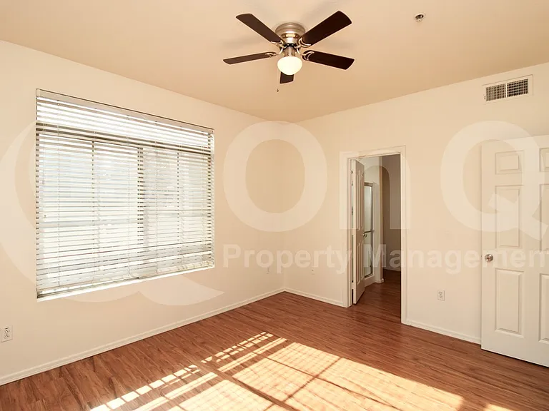 2402 E 5th St #1562 — Photo 9