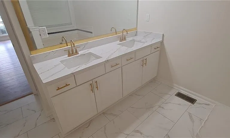 1050 Hillary Ln — Photo 17