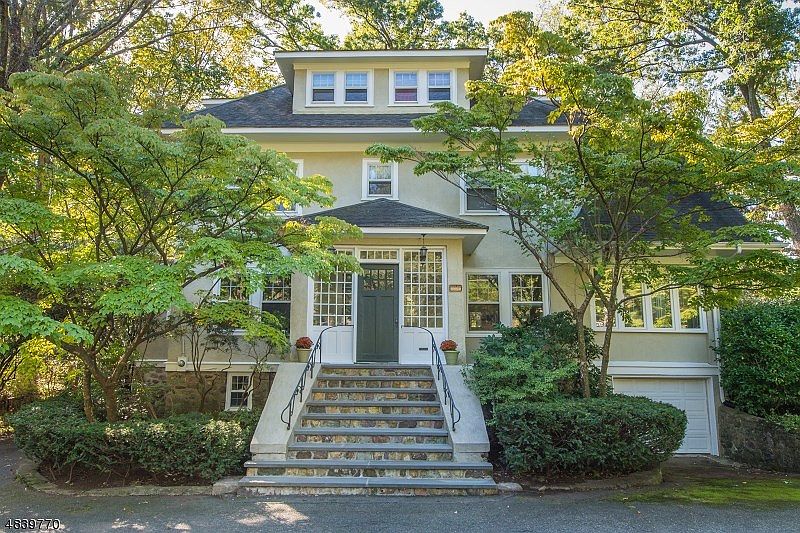 1st image of 380 Morris Ave