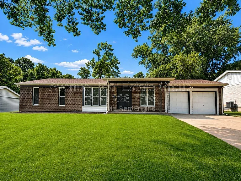 13241 Delft Dr — Photo 1