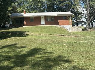 16 Cummings Rd, Summertown, TN 38483