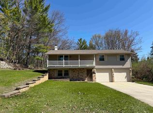 2987 Albert Dr, Green Bay, WI 54311