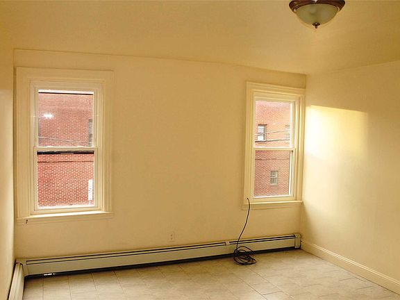 4th image of 918 Hempstead Tpke APT 2