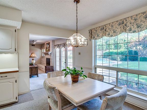 5th image of 4126 Courtshire Dr