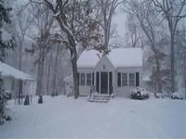 11 Deerpath Rd, Merrillville, IN 46410