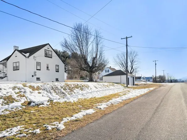 701 S 2nd St, Shenandoah, VA