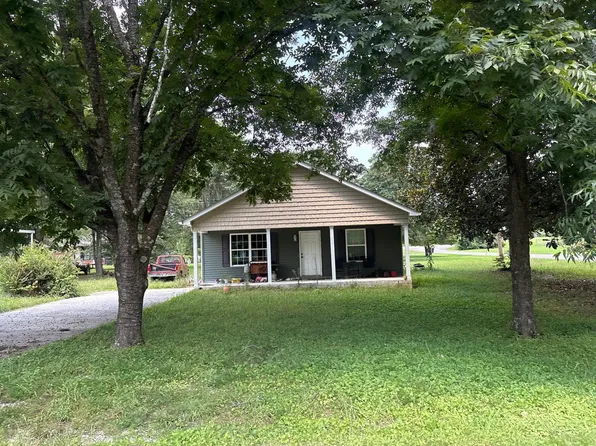 615 Rickenbacker Dr, Tullahoma, TN 37388