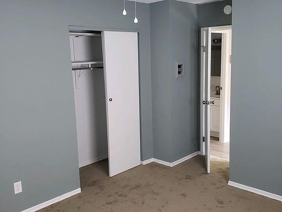 4th image of 2450 Boudinot Ave #4