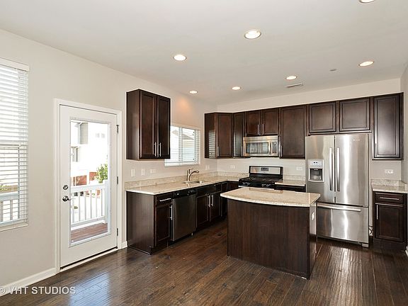 3rd image of 3101 Coral Ln