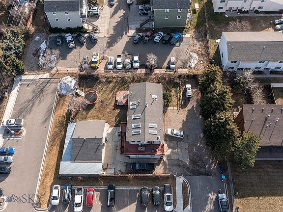 3rd image of 1604 Maple Ln