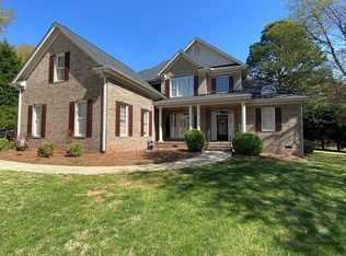 311 Shadowbrooke Ct, Simpsonville, SC 29681