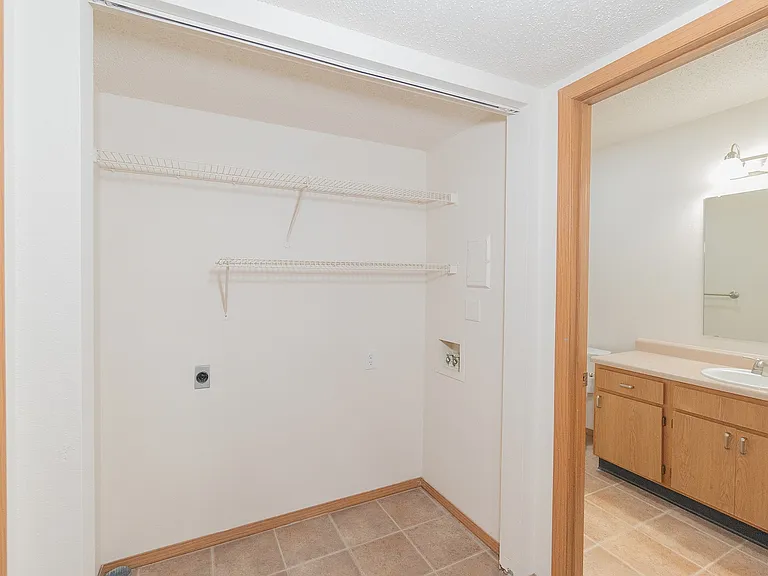 Washer/Dryer Hookups