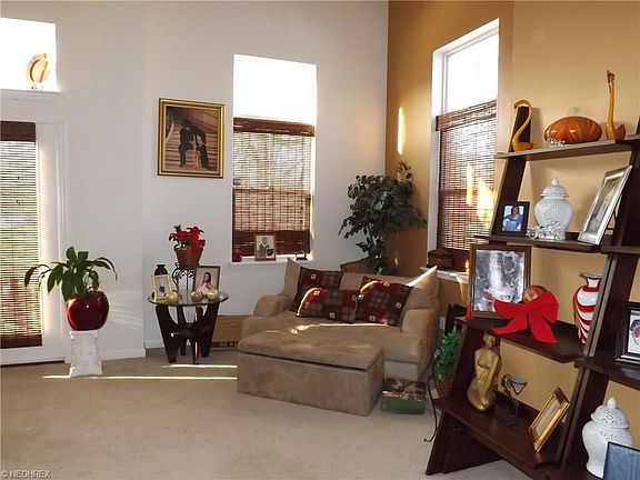 3rd image of 17563 Wildwood Ln #305